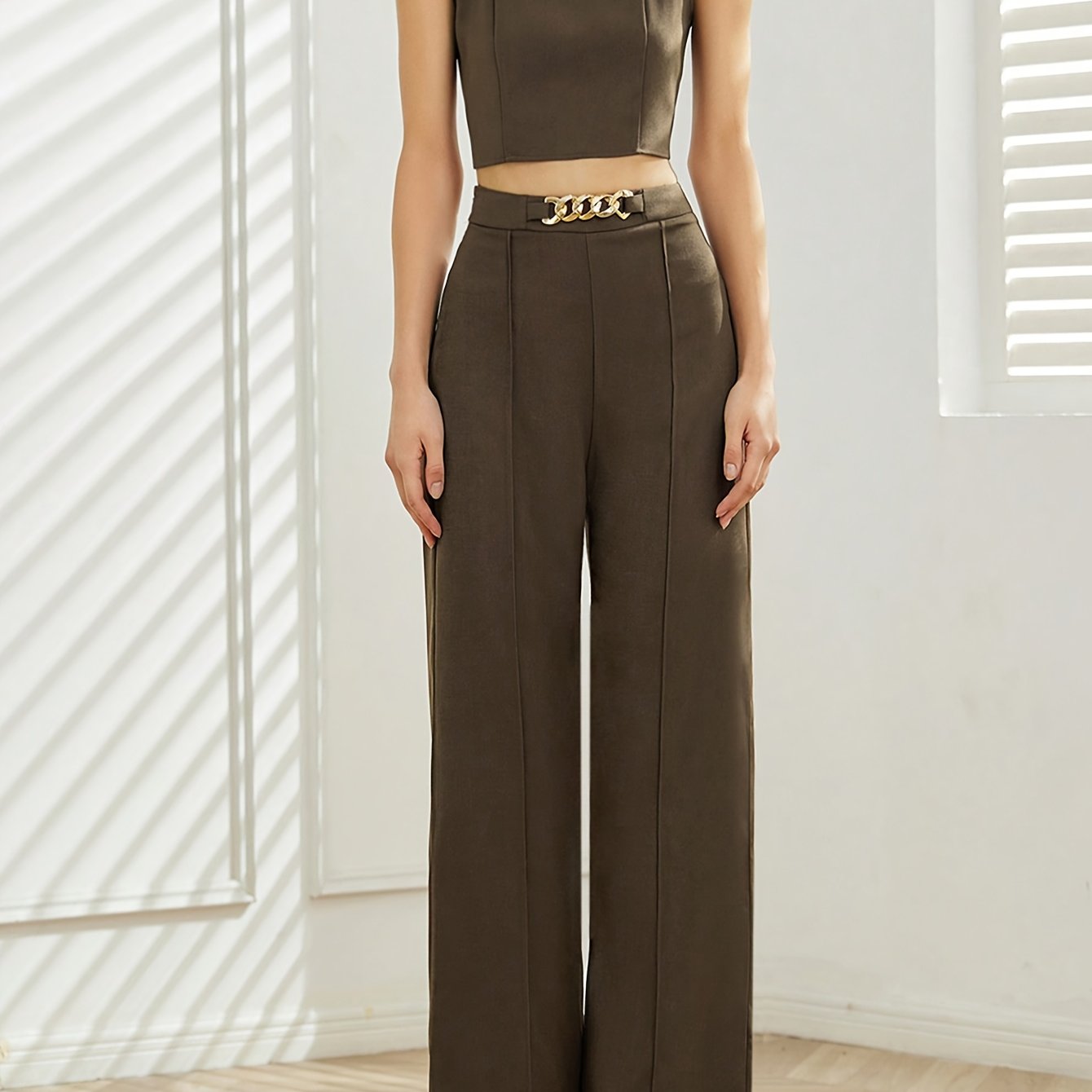 European and American Chic Women'S Beige Casual Chic Two-Piece Set with Chain Detail Camisole and Wide-Leg Pants