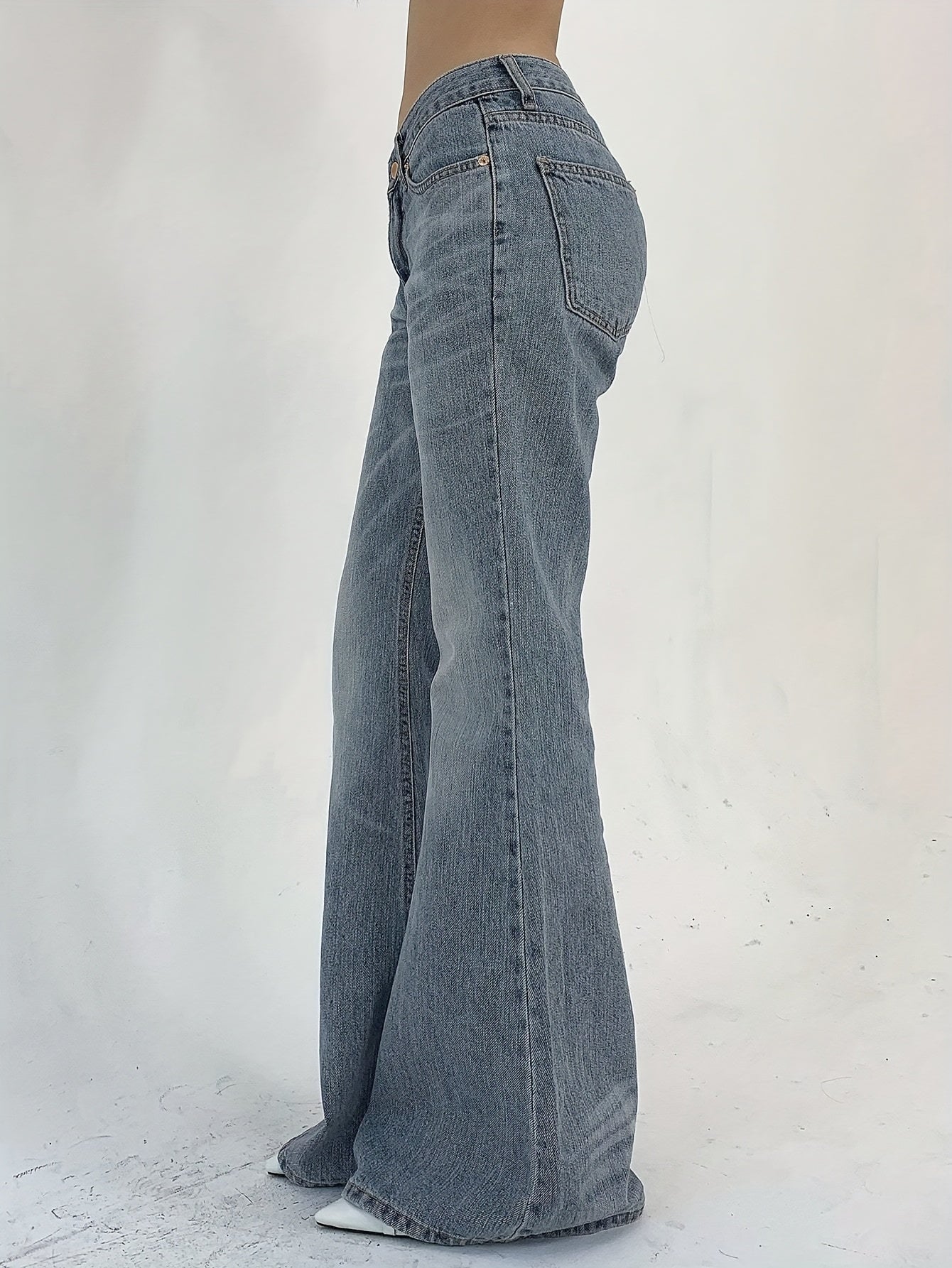 Women'S Elegant Stretch Denim Flare Jeans - Slim Fit Low-Rise Wide-Leg Pants with Pockets, Zipper Closure & Button Detail, Light Blue Washed Finish for Spring Summer Fall Casual & Evening Outfits, Seasonal Fashion, Medium Elasticity