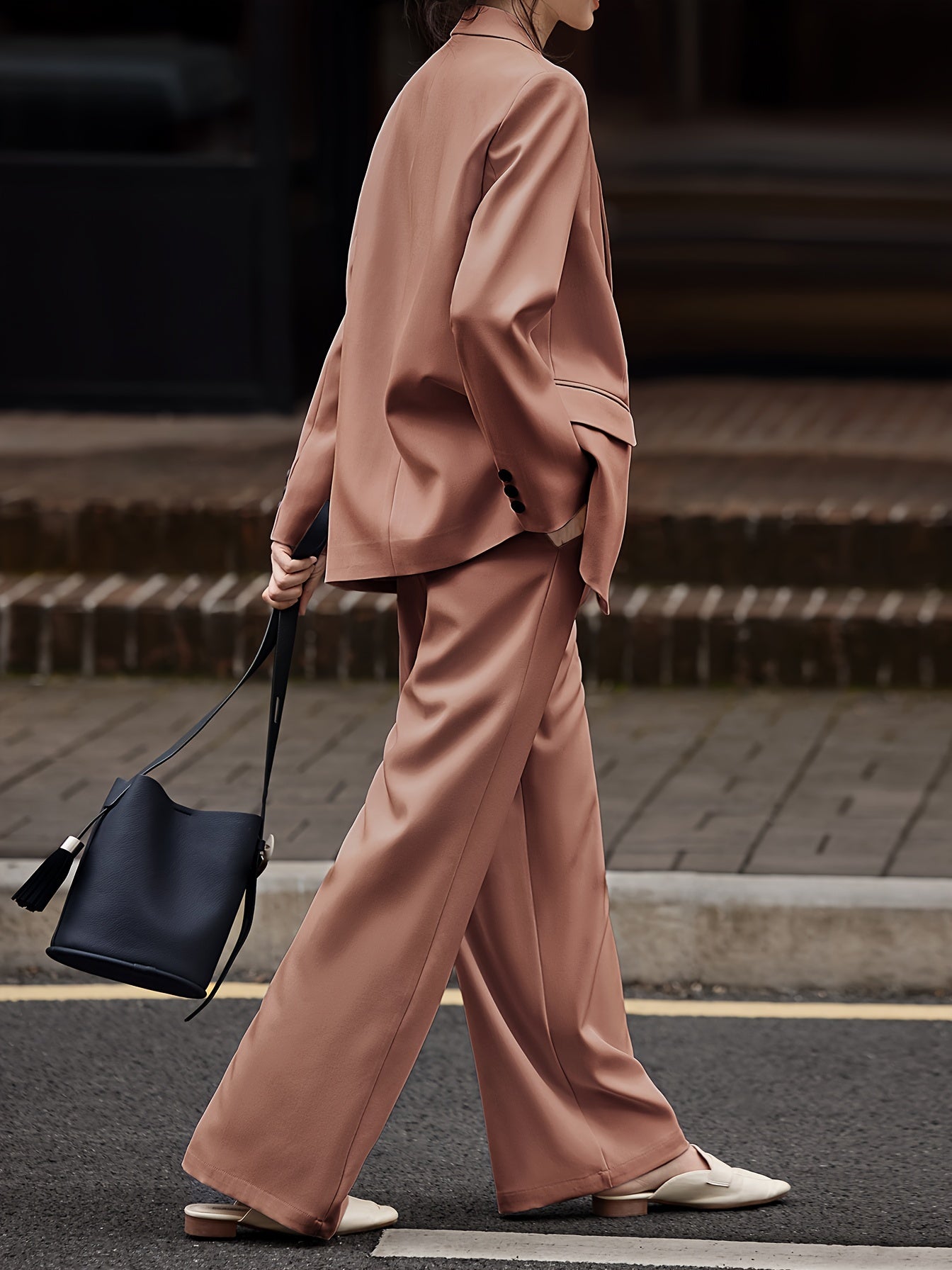Spring and Autumn New Fashion Commuting Slimming Suit, Simple Commuting Suit