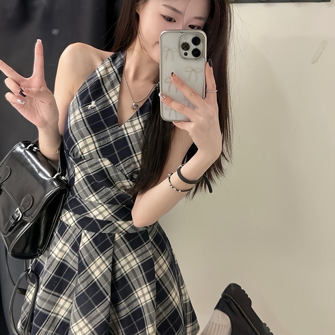 Women'S Elegant Black & White Plaid V-Neck Halter Dress - Sleeveless A-Line Mini with Cinched Waist, Flared Hem, and Tie-Front Detail for Spring Summer Fall, Versatile Fashion, Seasonal Wardrobe Staple, Formfitting Silhouette