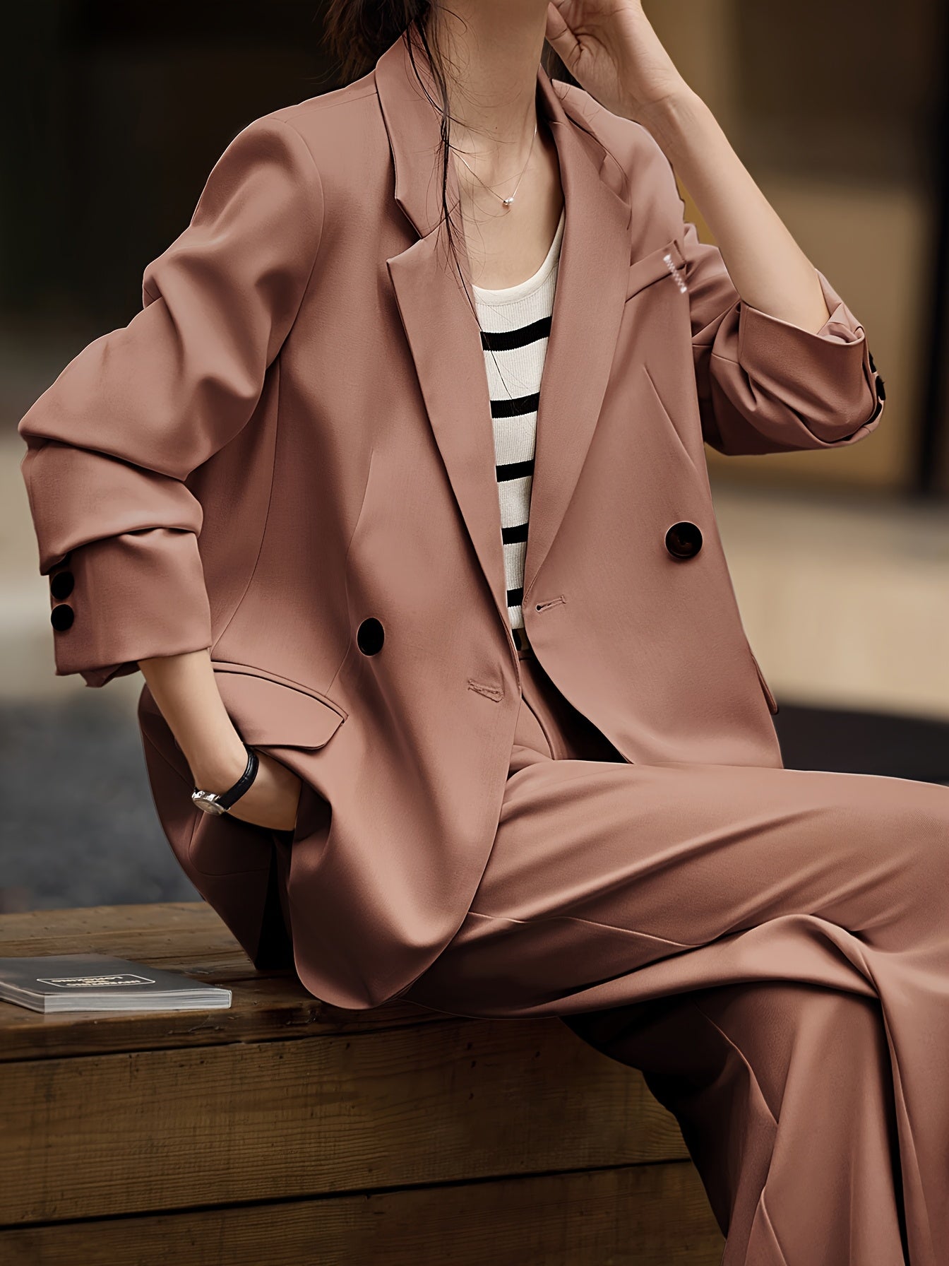 Spring and Autumn New Fashion Commuting Slimming Suit, Simple Commuting Suit