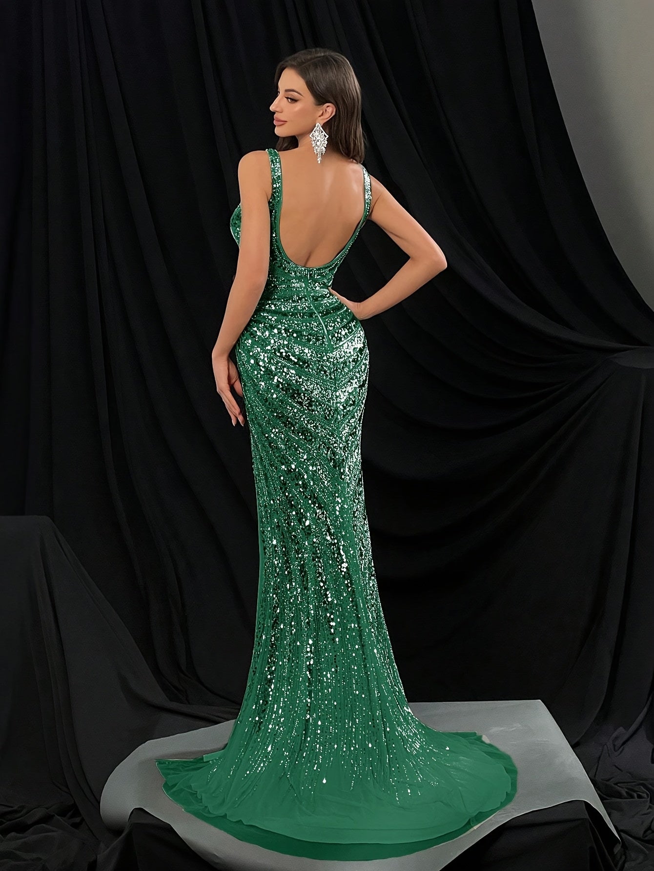 Elegant Deep V-Neck Sleeveless Mermaid Evening Gown with High Slit - Long Formal Party Dress for Women, Solid Color, Bodycon Fit, Perfect for Weddings, Galas & Special Occasions, Wedding Guest Attire | Highslit Design | Sleek Silhouette