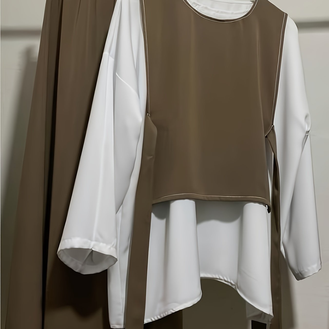New Spring and Autumn European Design Top with Style Shirt and Versatile Skirt Set for Women